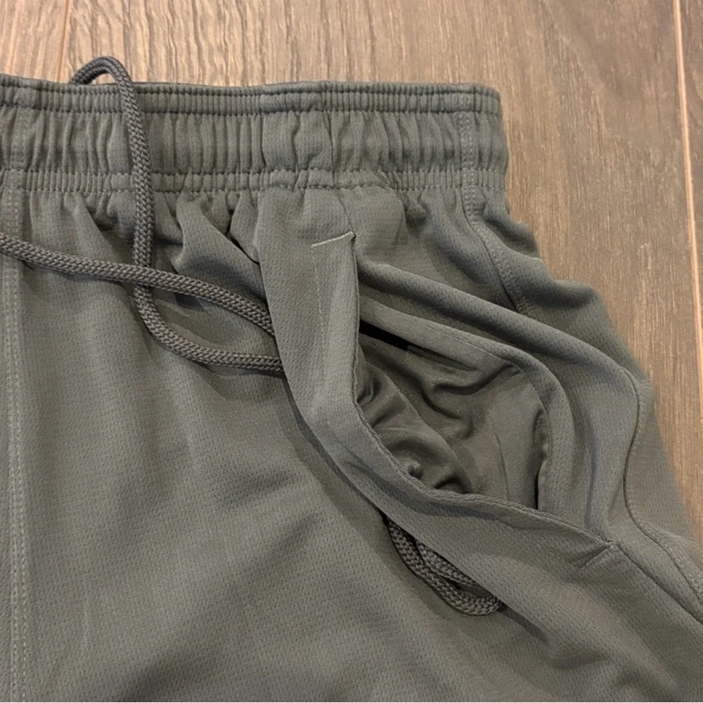 Adidas Bundle - Charcoal Men's Athletic Shorts and heathered grey dry fit tee -M